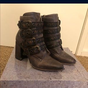 FreeBird by Steven Booties